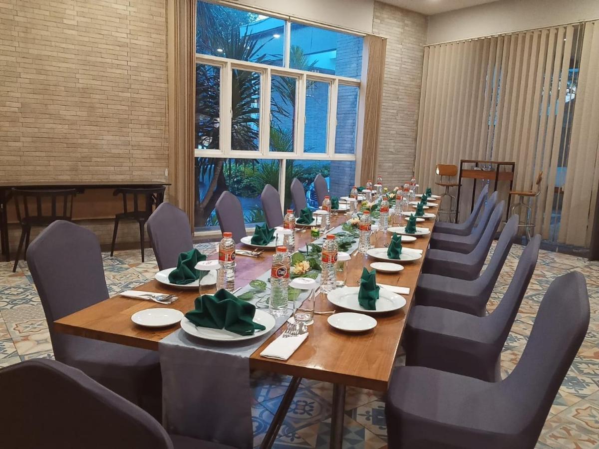 Grand Kolopaking Hotel Kebumen Exteriör bild