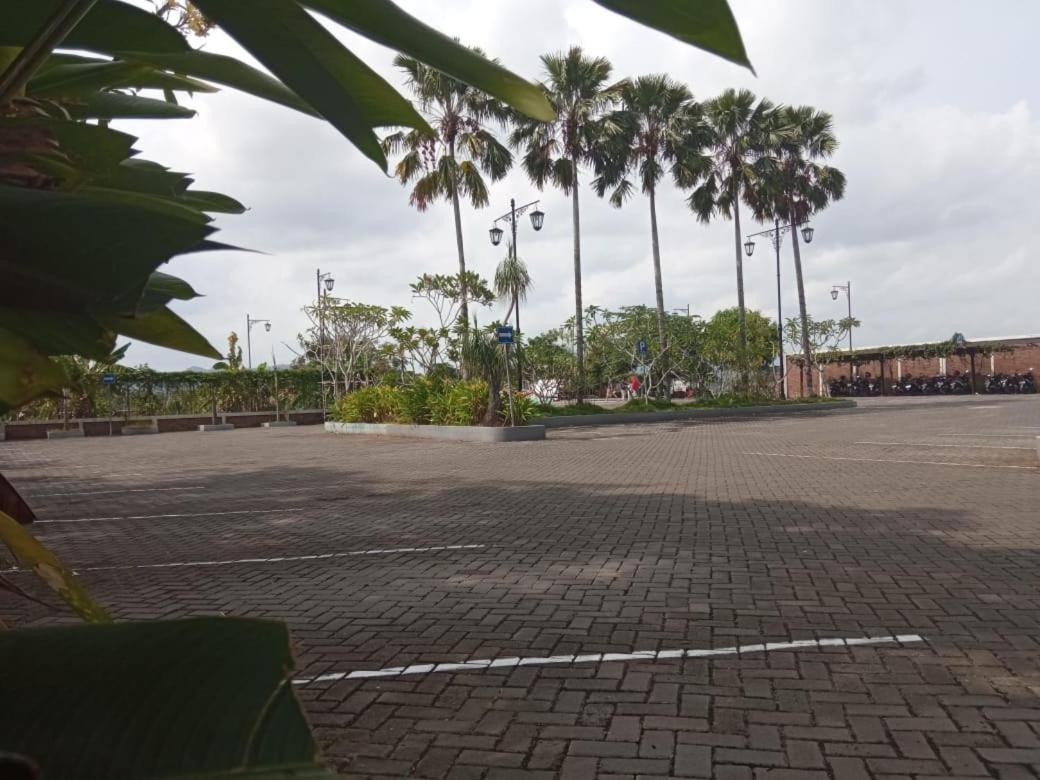 Grand Kolopaking Hotel Kebumen Exteriör bild